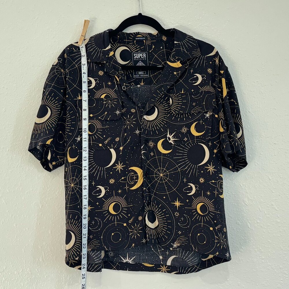 SUPER MASSIVE Celestial Sun + Moon Cropped Button-Up Shirt 🌞🌑🌙  Size Small - Picture 6 of 7